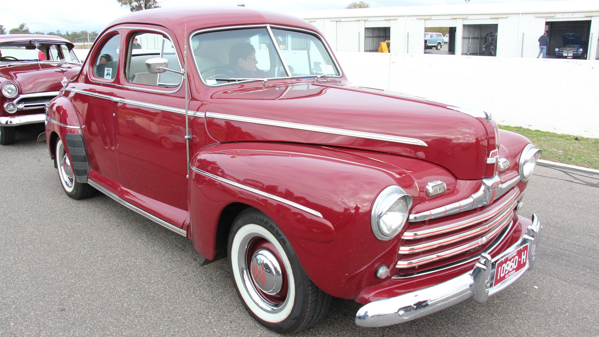 File:1946 Ford Super Deluxe coupe (18535609345).jpg