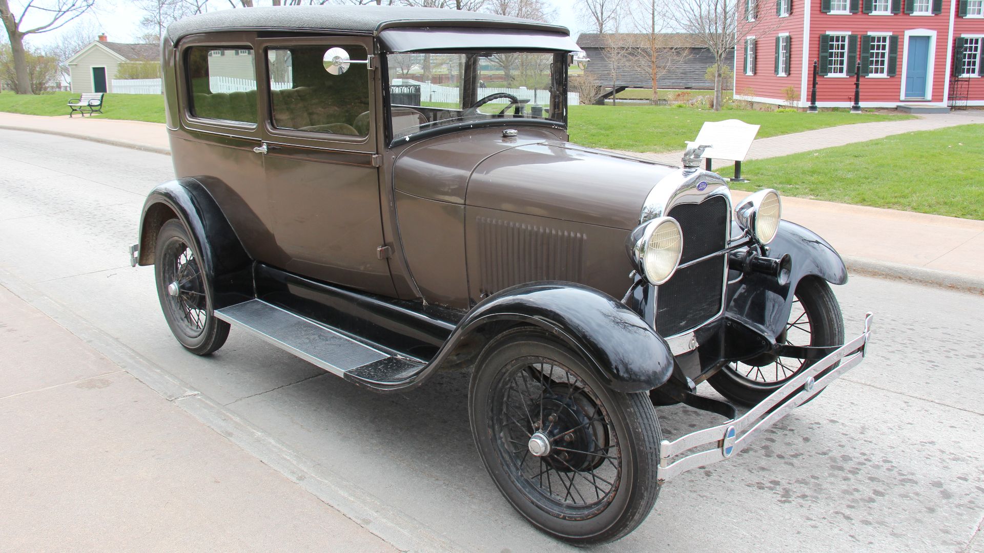 File:1929 Ford Model A Tudor (14445235166).jpg