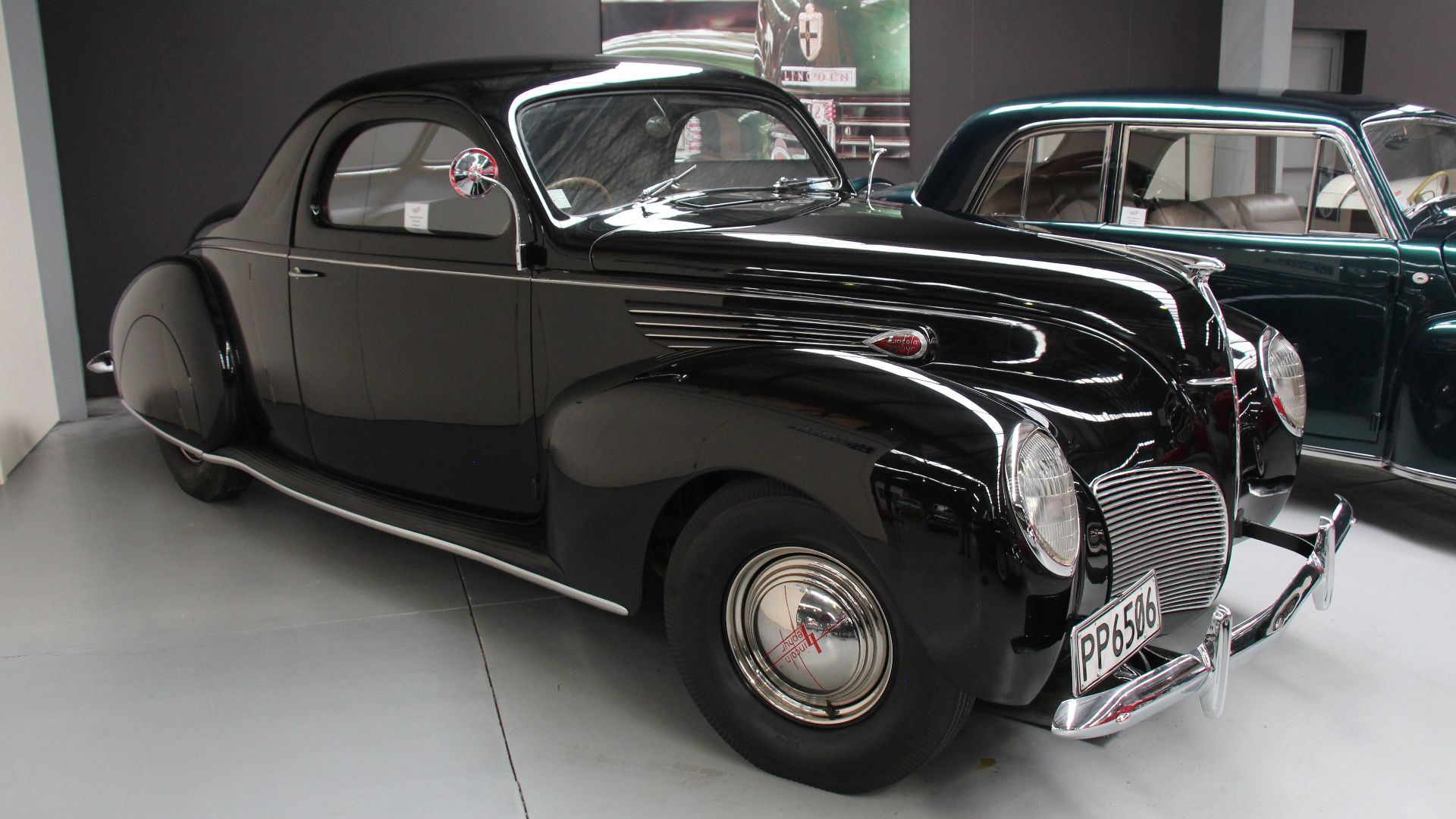File:1938 Lincoln Zephyr Coupe (32768106961).jpg