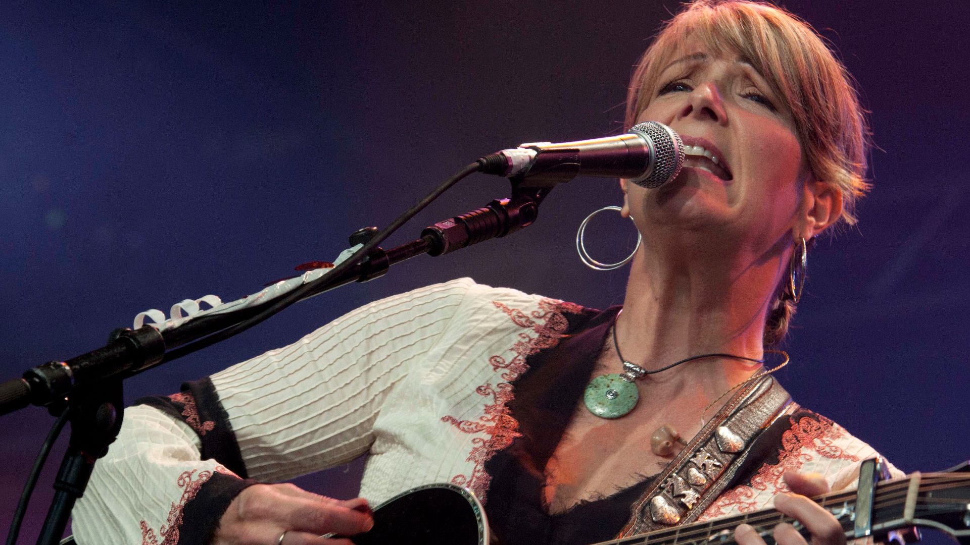 File:Kathy Mattea - Cambridge Festivals 2001-2014 (4854618114).jpg
