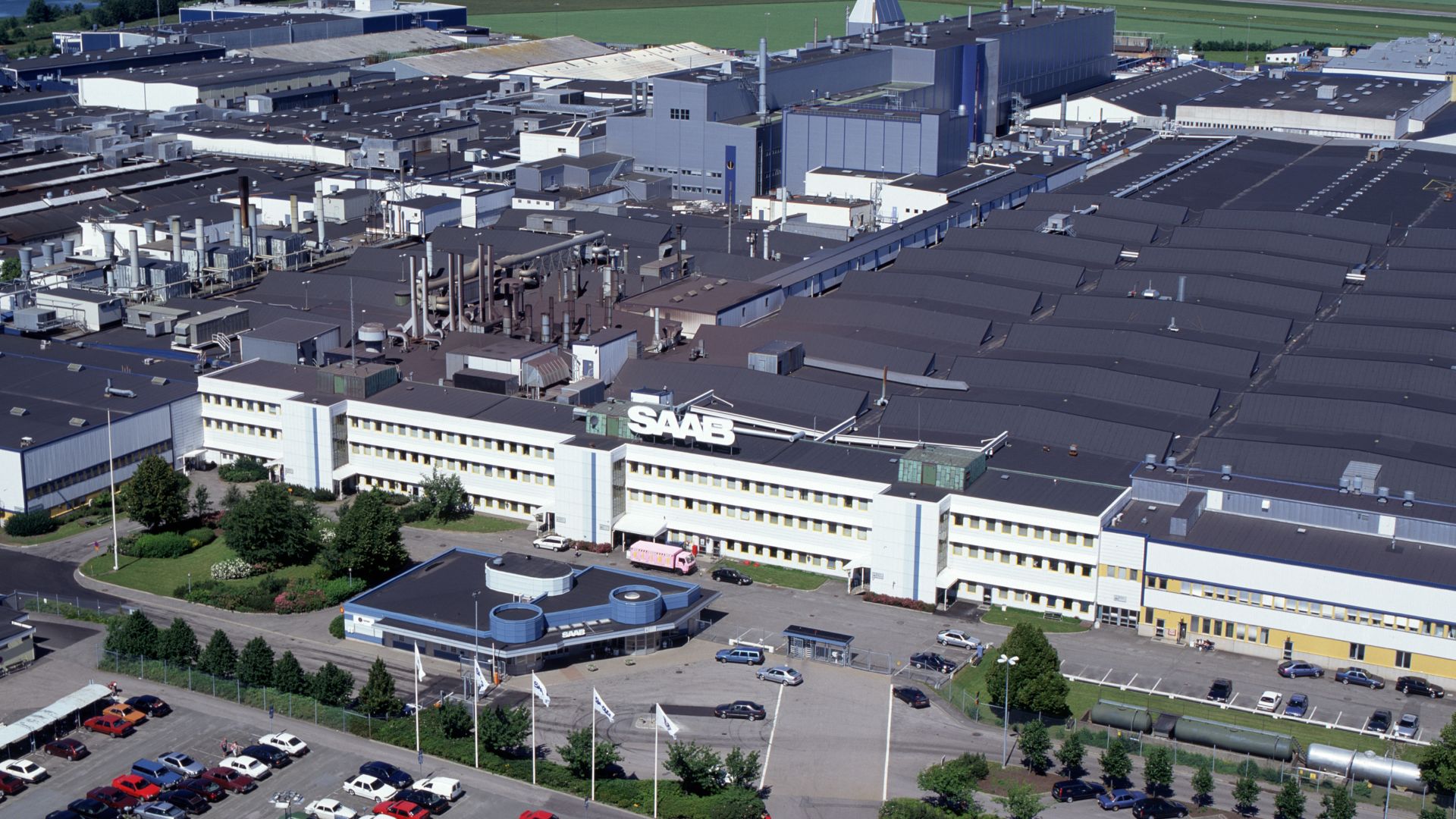 File:Saab Automobile-Trollhattan.jpg