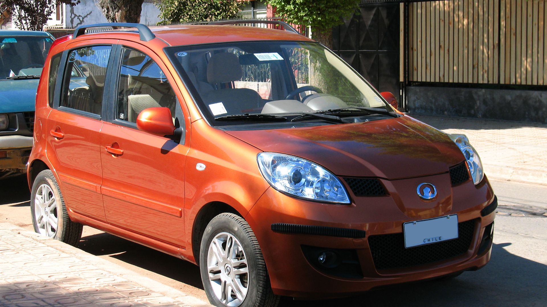 File:Great Wall Peri 1.3 2010 (11214228144).jpg