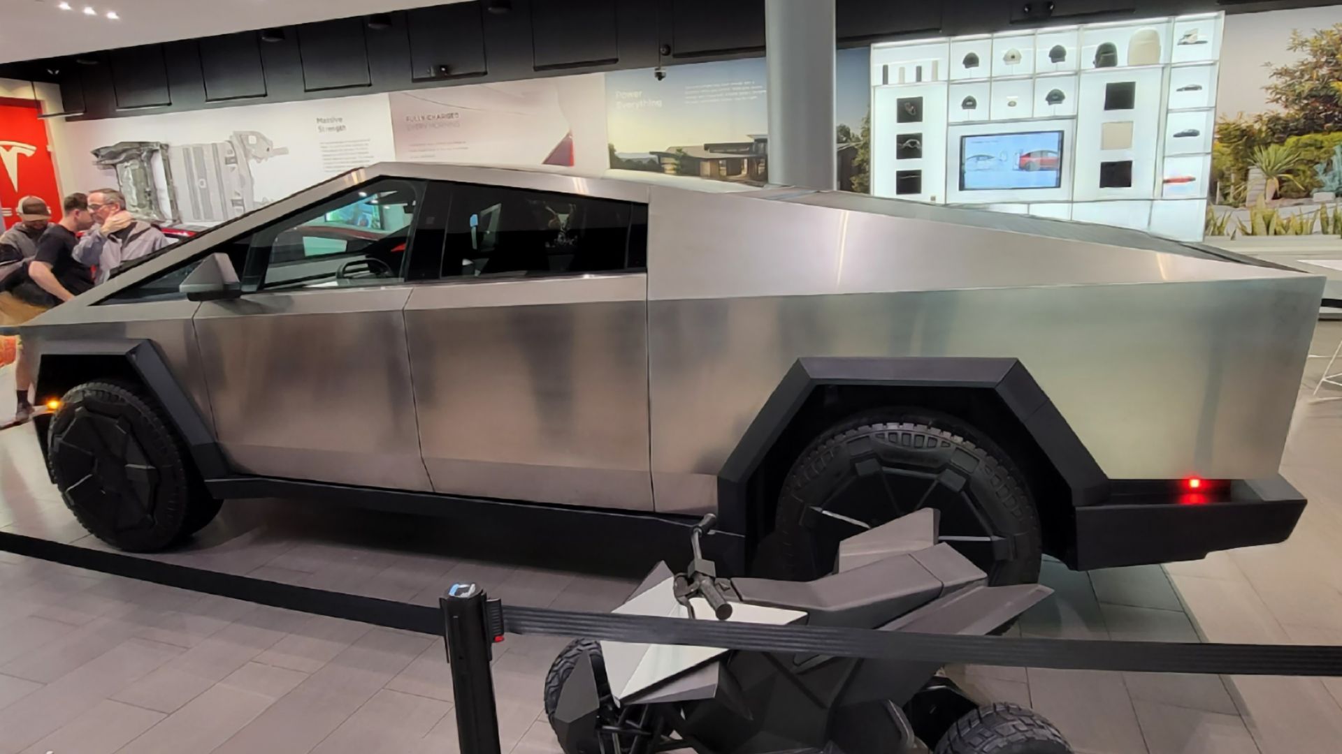 File:Tesla Cybertruck and Cyberquad for kids.jpg