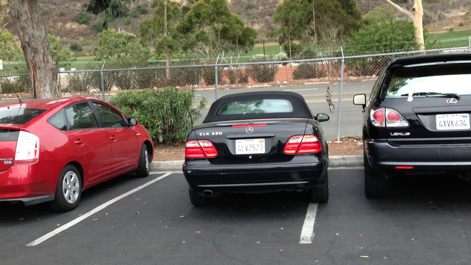 File:Bad Parking 1 2013-07-21.jpg