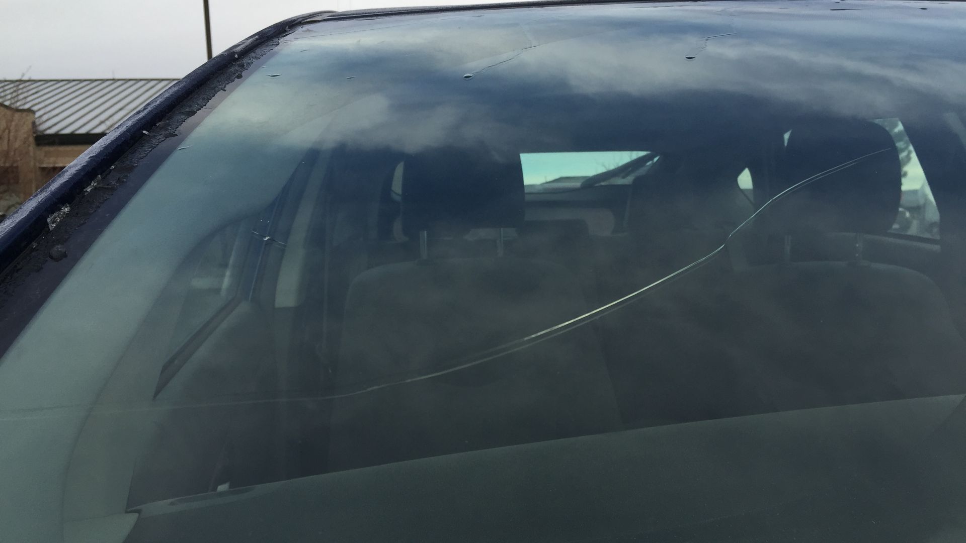 File:2015-01-29 08 11 14 A cracked windshield in Elko, Nevada.JPG