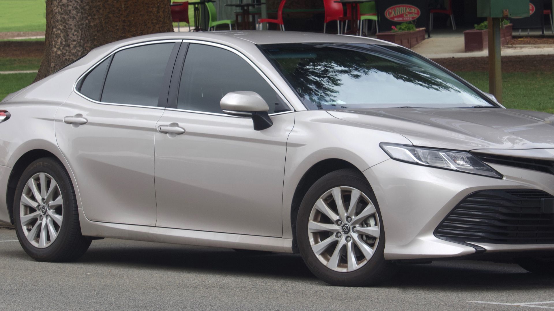 File:2018 Toyota Camry (ASV70R) Ascent sedan (2018-08-27) 01.jpg