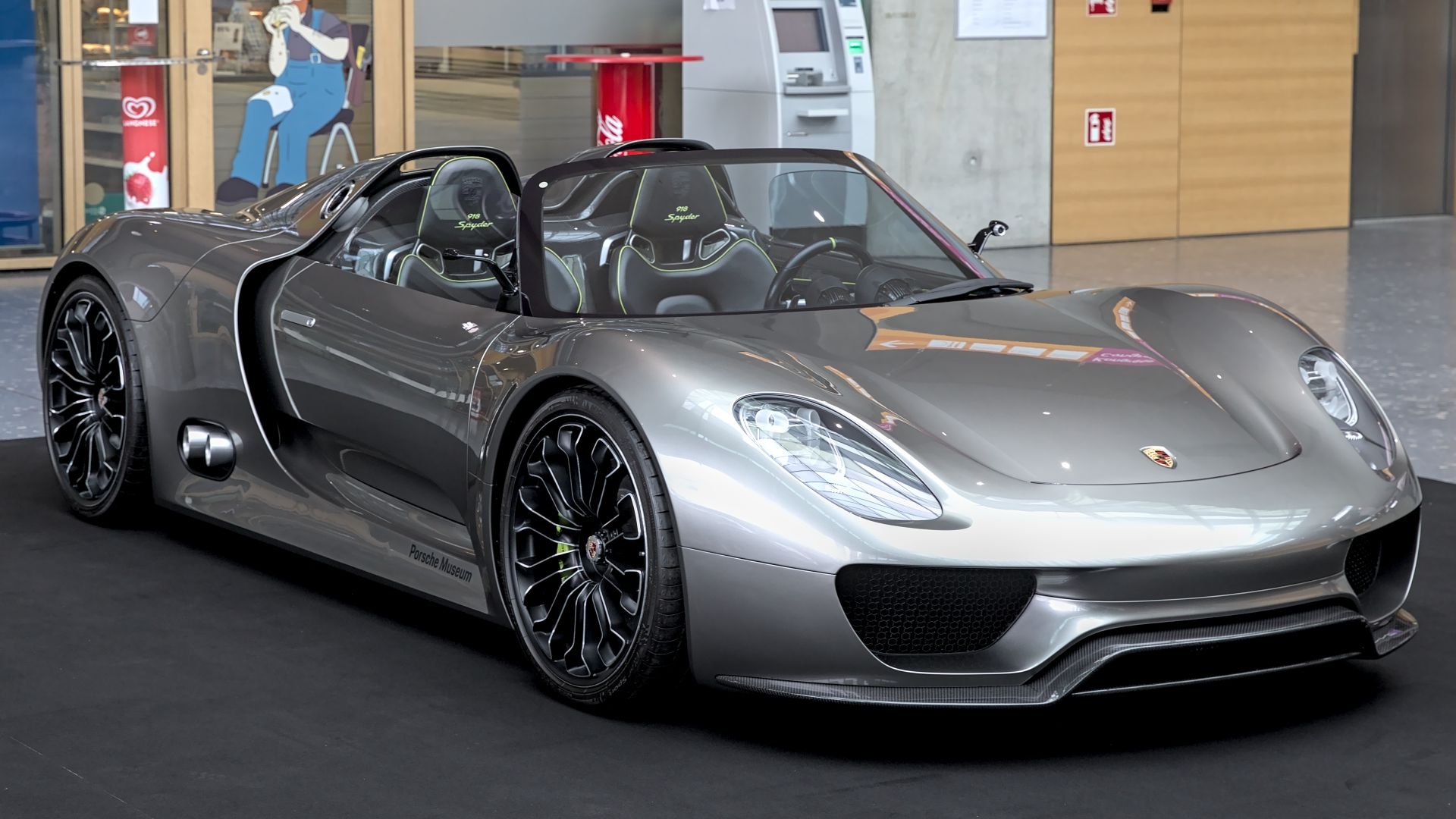 File:Porsche 918 Spyder concept 1X7A6623.jpg