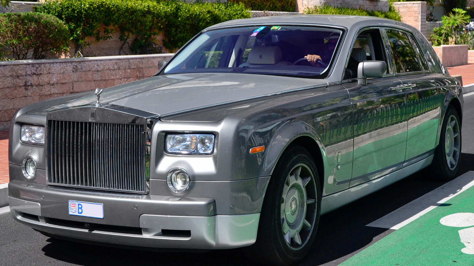 File:Rolls Royce Phantom (8673940737).jpg