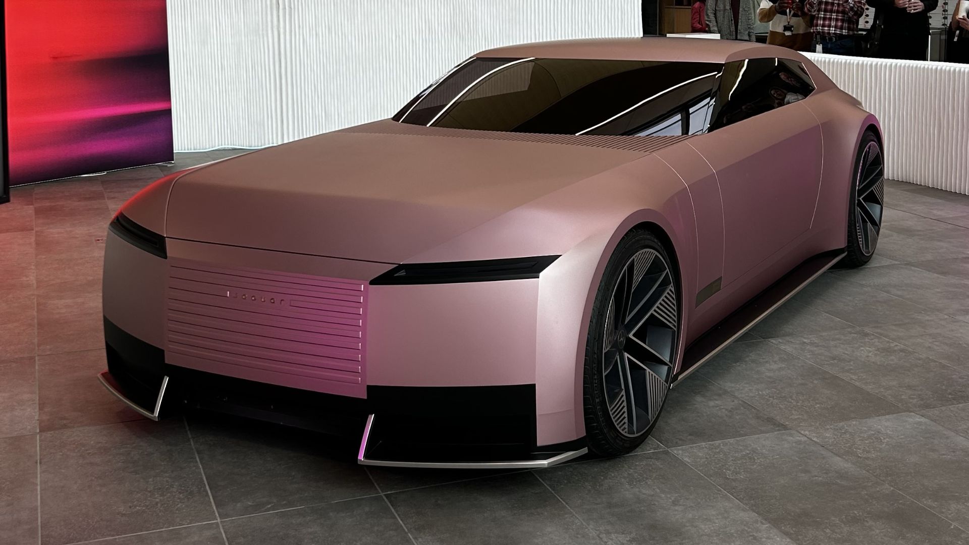 File:Jaguar Type 00 Front.jpg