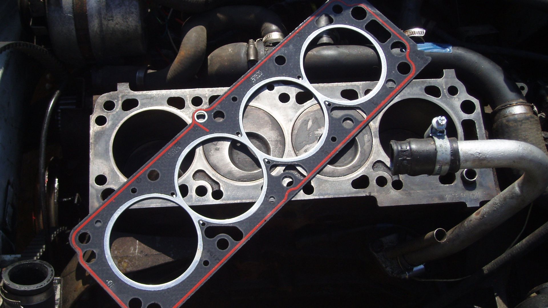 File:Head gasket on block.jpg