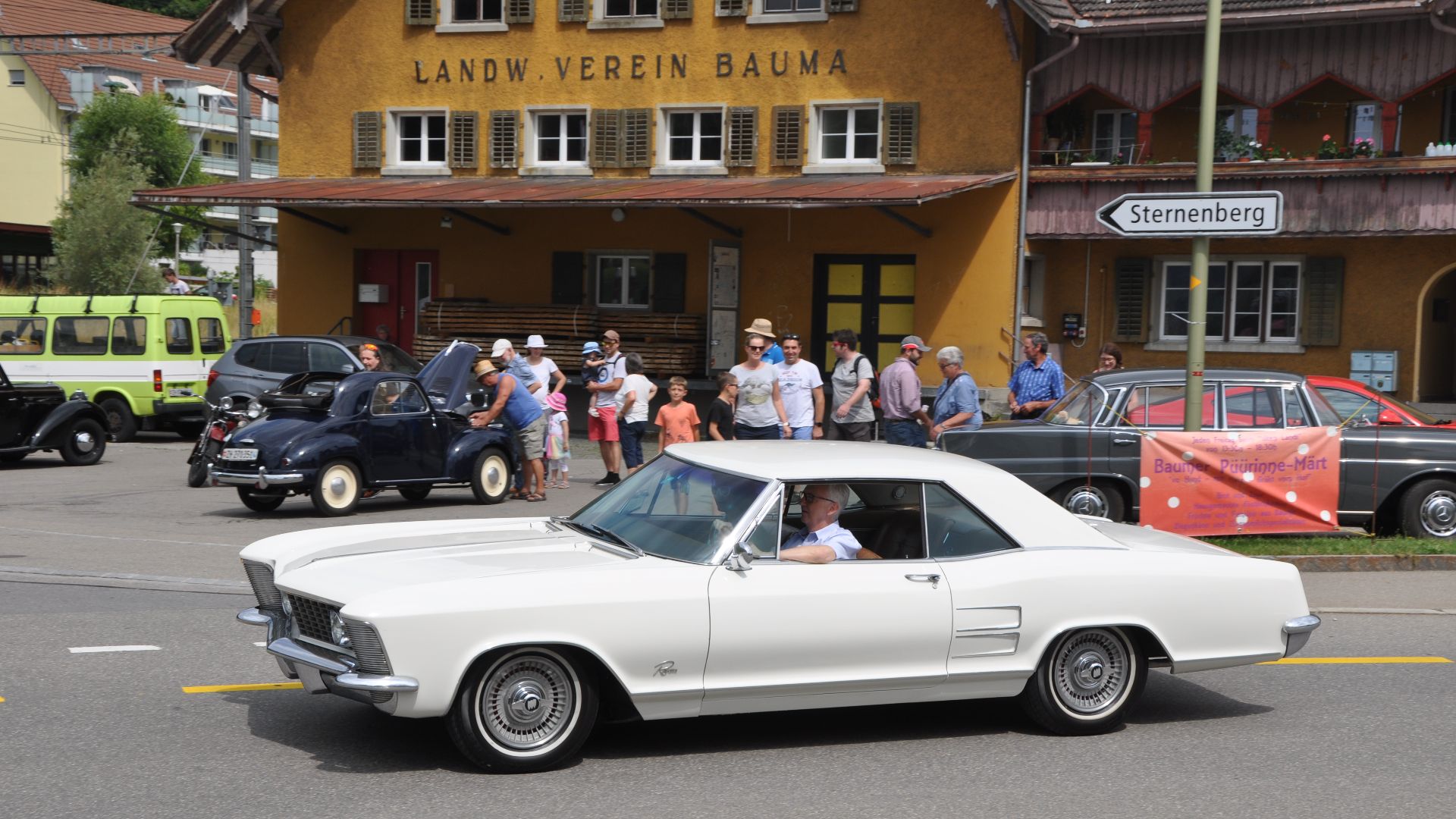 File:American Cars at Classic Car Meet on 21st of July 2019 at Bauma 29.jpg