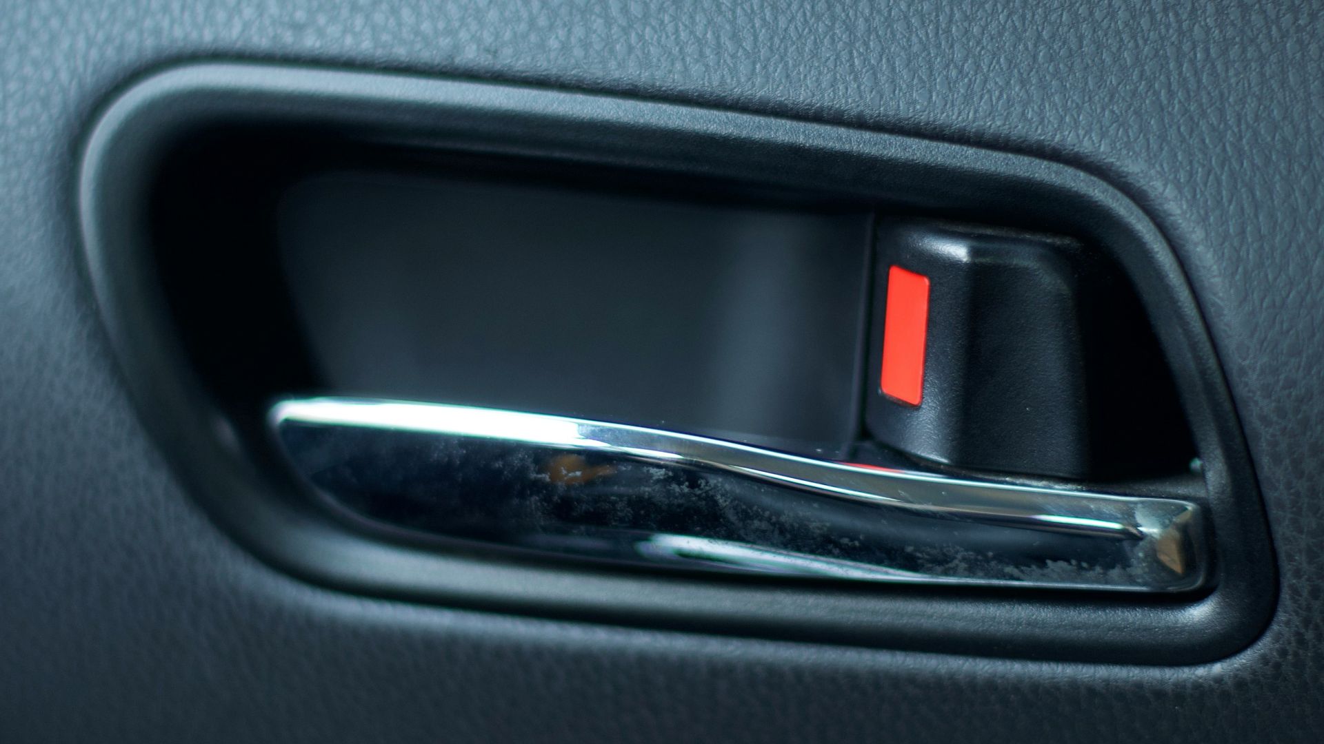 black car door handle bar