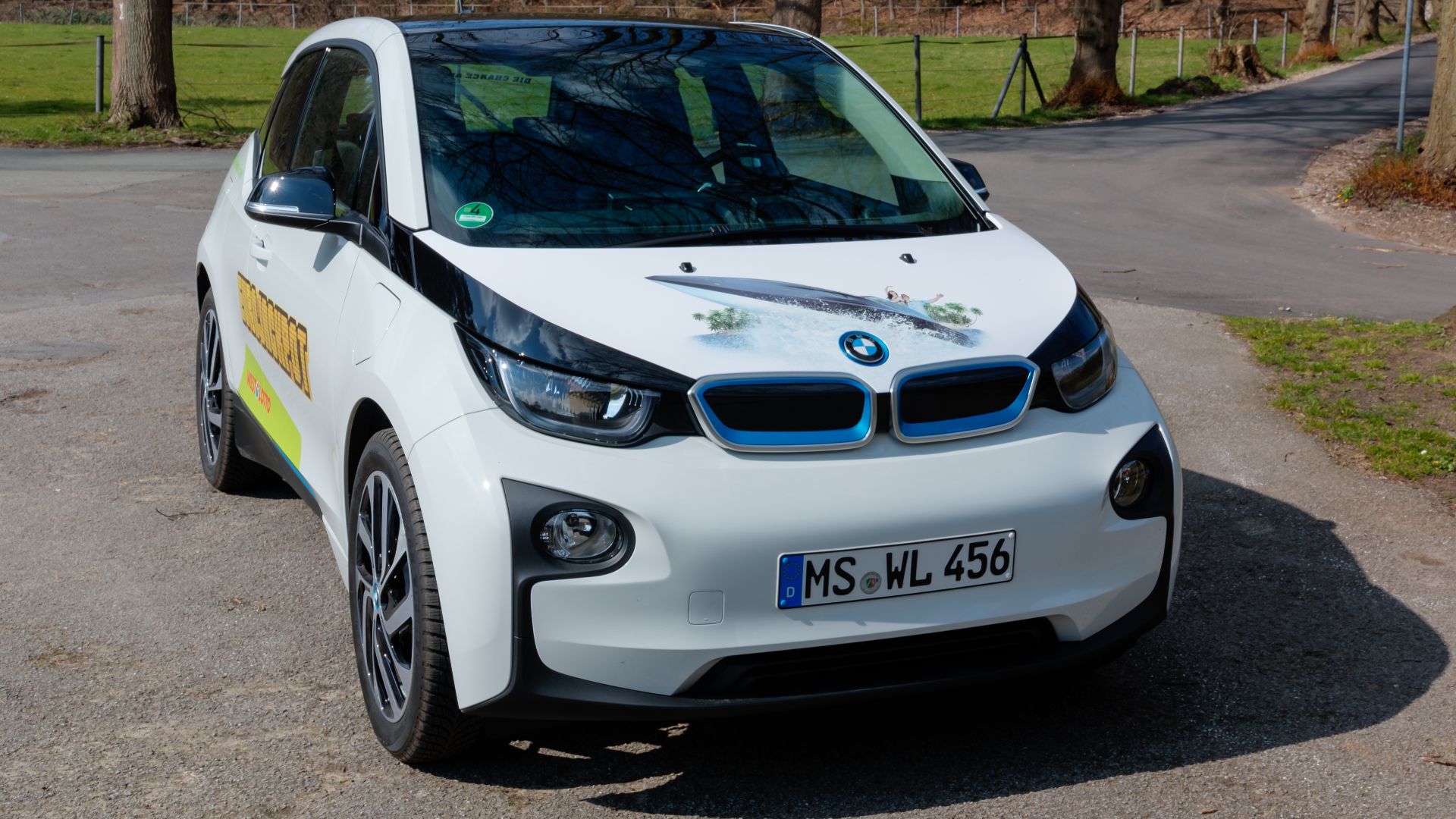 File:Dülmen, Kirchspiel, Visbeck, BMW i3 -- 2016 -- 1581-7.jpg