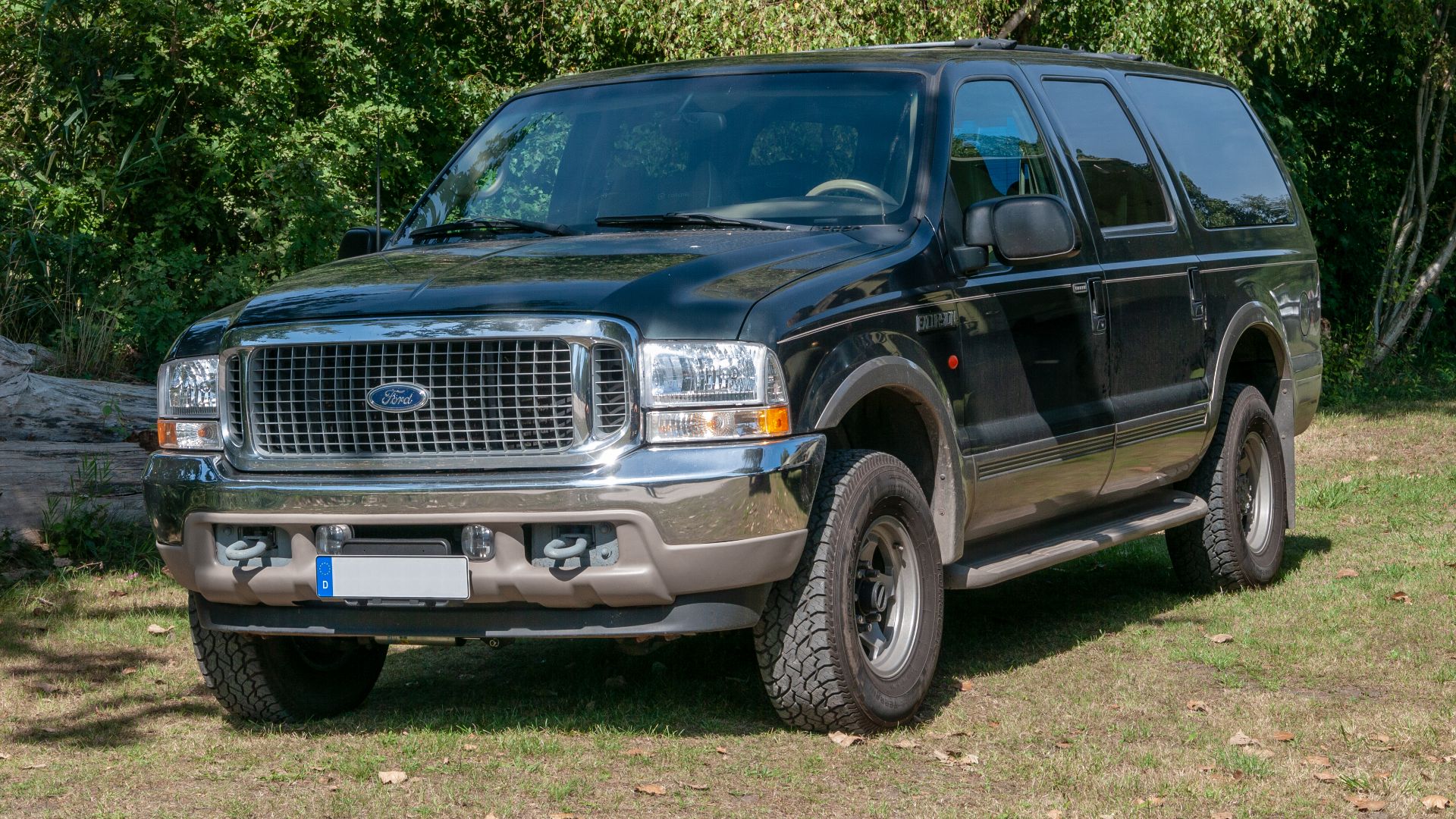 File:Ford Excursion, 12. Internationales Maritimes-Fahrzeugtreffen, Ribnitz-Damgarten ( 1060472).jpg