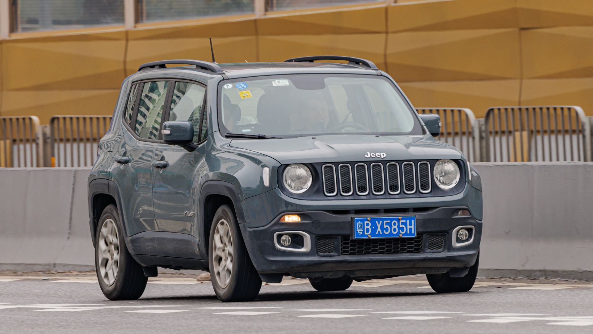 File:JEEP RENEGADE China.jpg