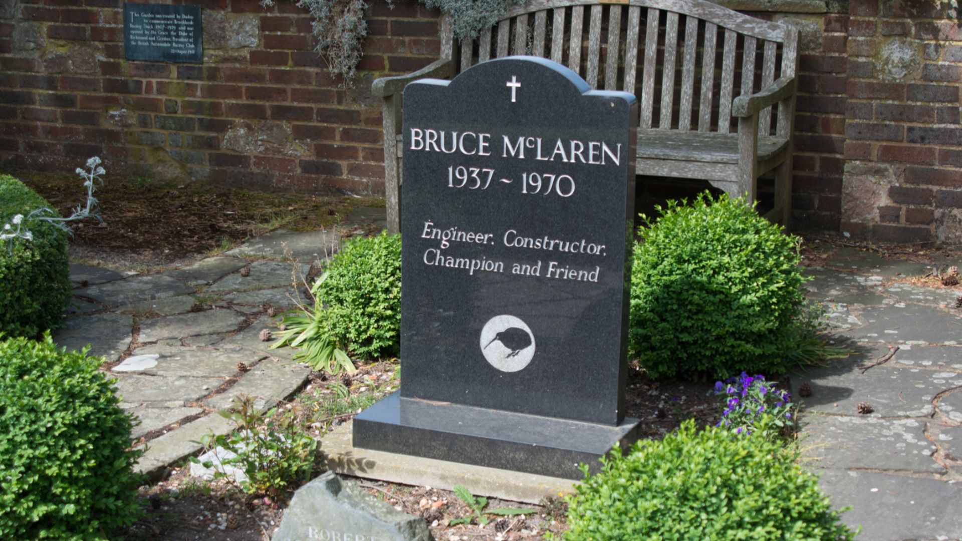 File:Bruce McLaren, Sussex.jpg
