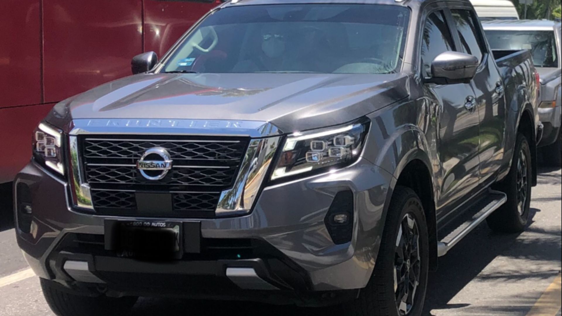 File:2021 Nissan NP300 Frontier Crew Cab.jpg