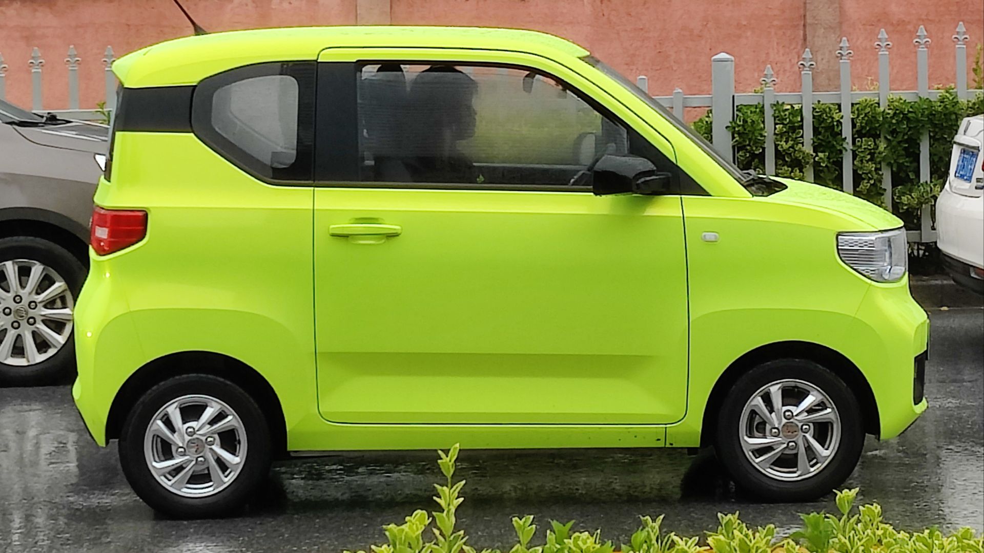 File:2021 Wuling Hongguang Mini EV side trimmed.jpg