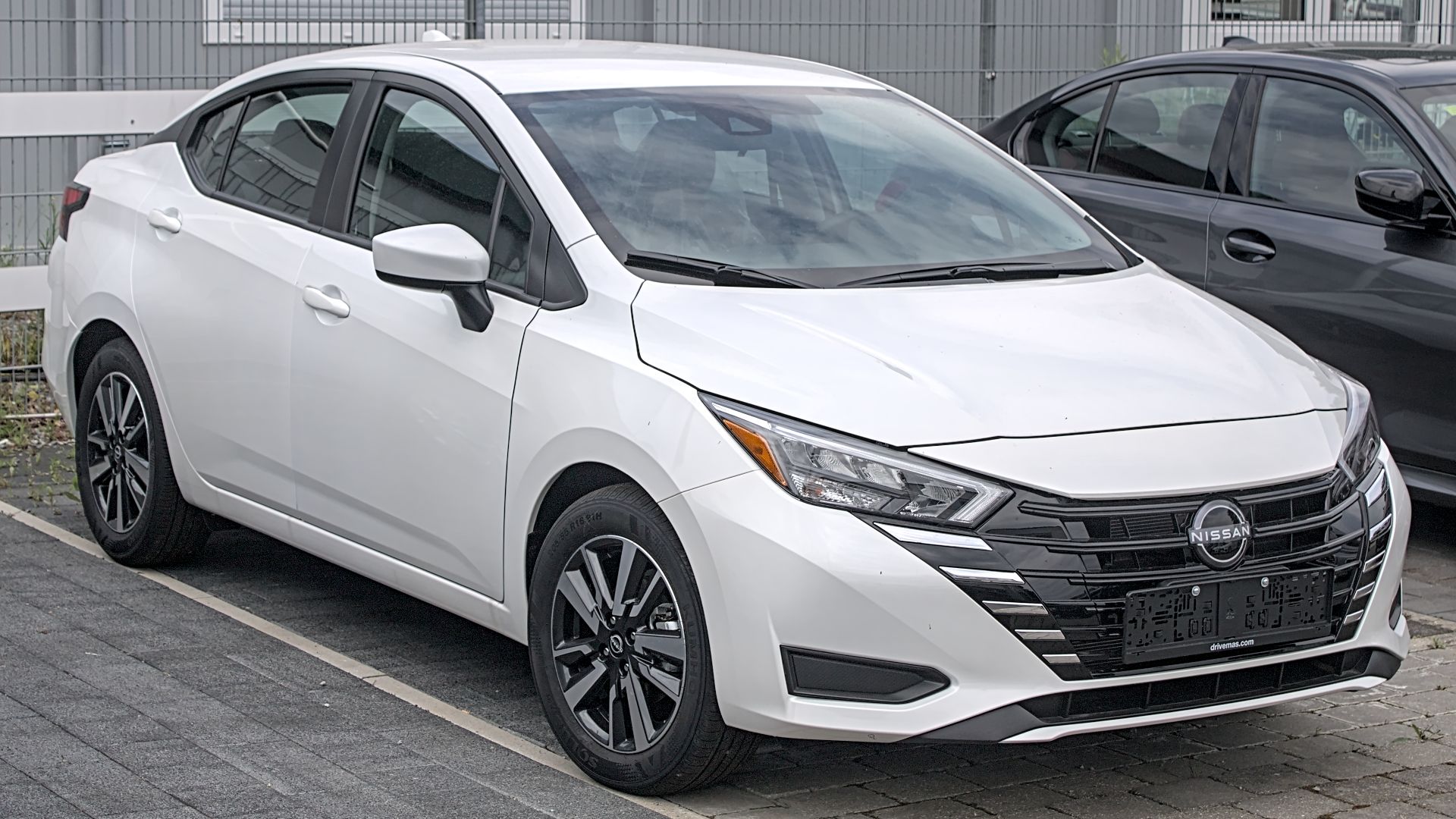 File:2023 Nissan Versa (N18) IMG 3105.jpg