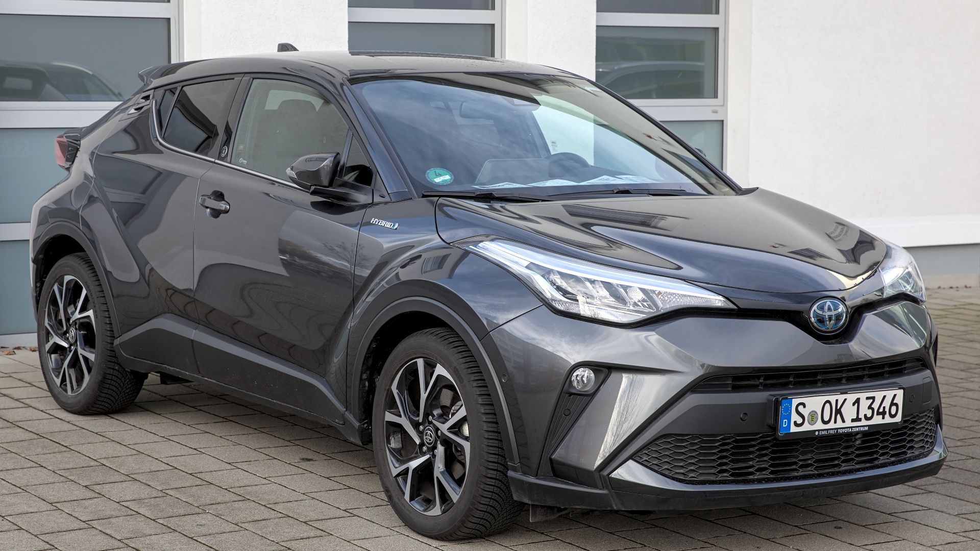 File:Toyota C-HR hybrid (FL) 1X7A6305.jpg