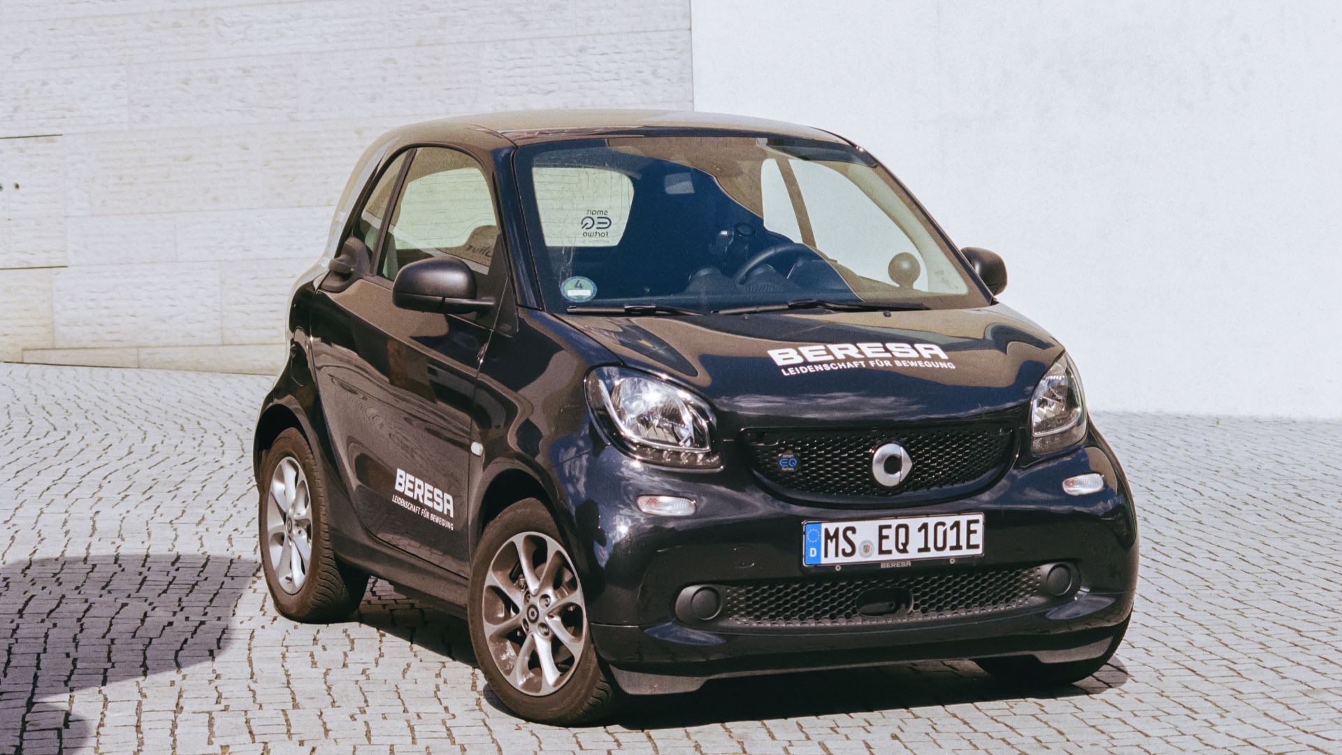 File:Smart Fortwo 04.08.20 JM.jpg