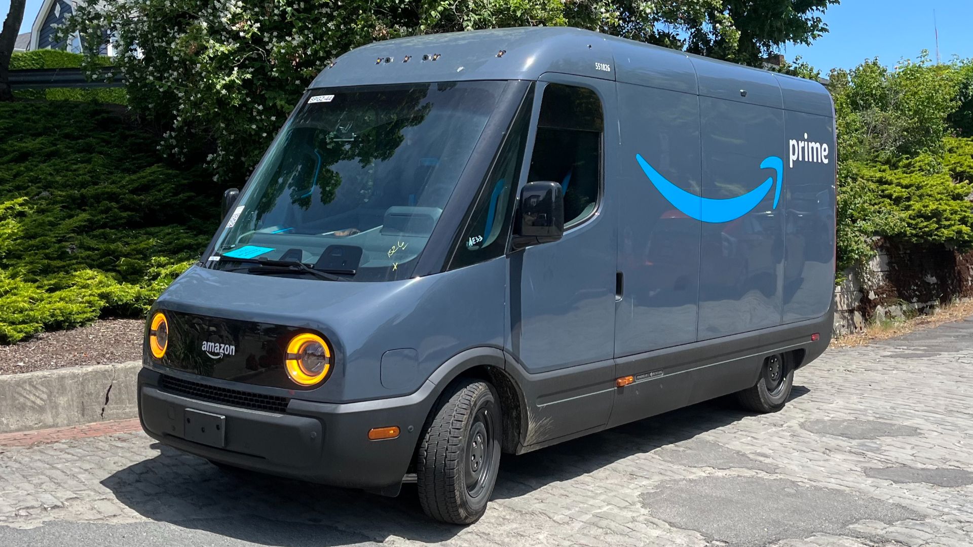 File:Rivian EDV-500 front.jpg