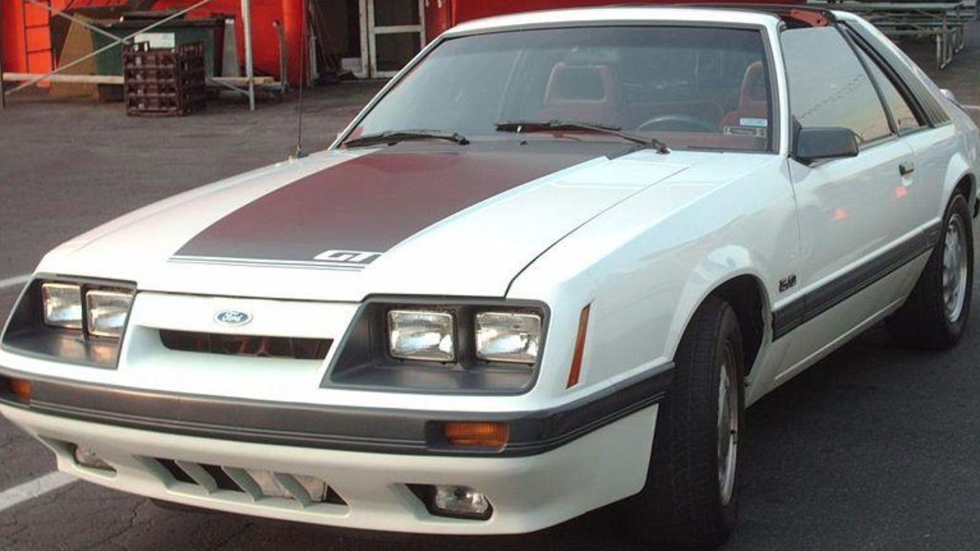 File:'85-'86 Ford Mustang 5.0 Liftback (Orange Julep '07).jpg