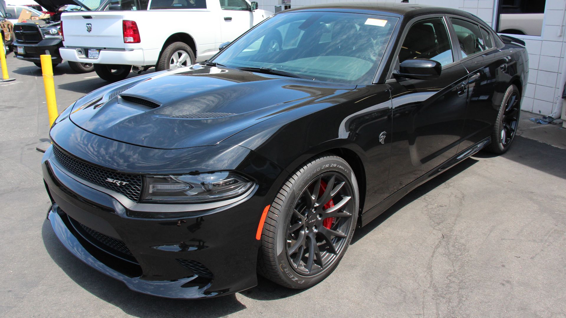 File:2015 Dodge Charger SRT Hellcat (21607570552).jpg