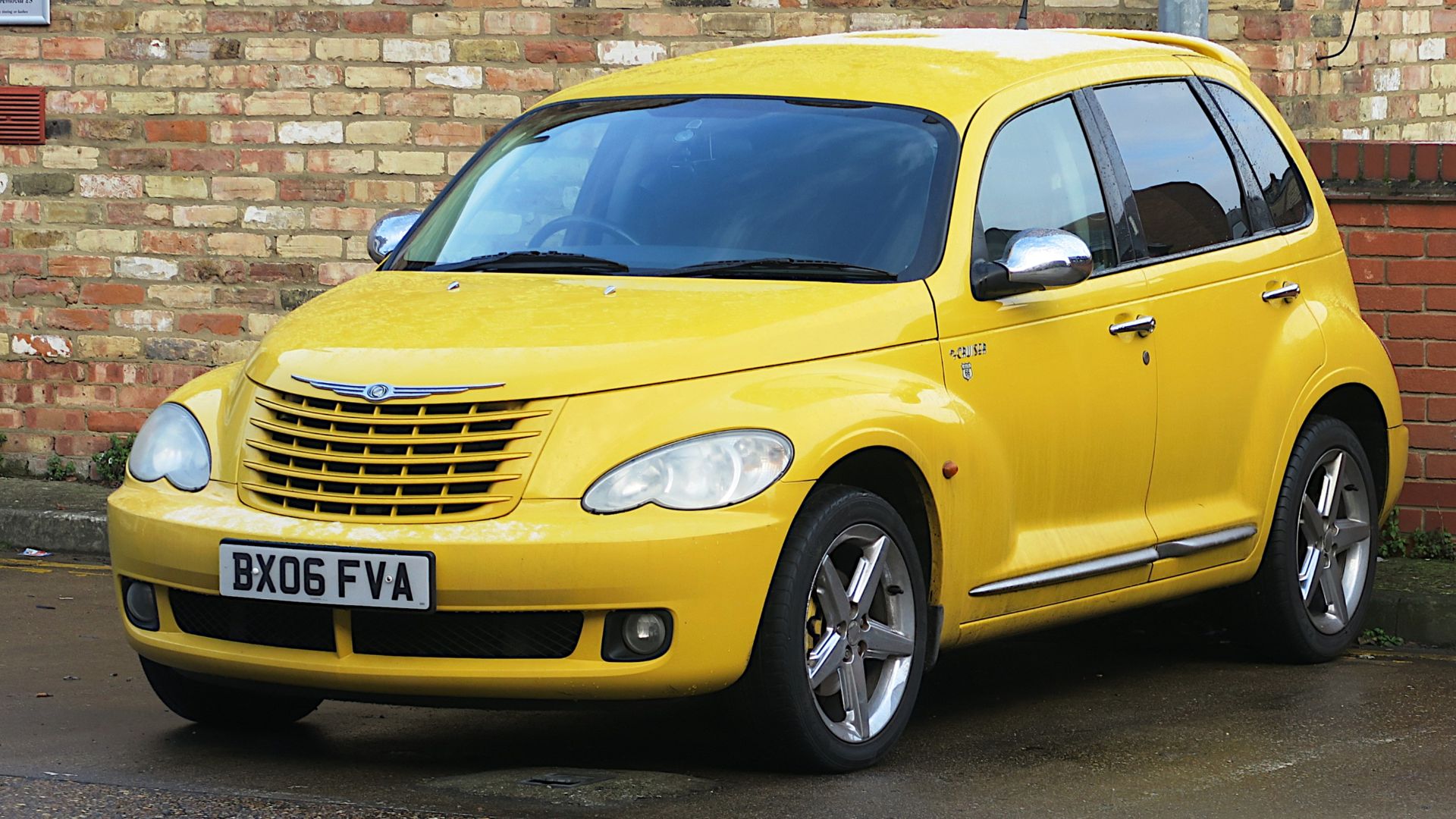 File:Chrysler PT Cruiser 2429cc registered March 2006.jpg