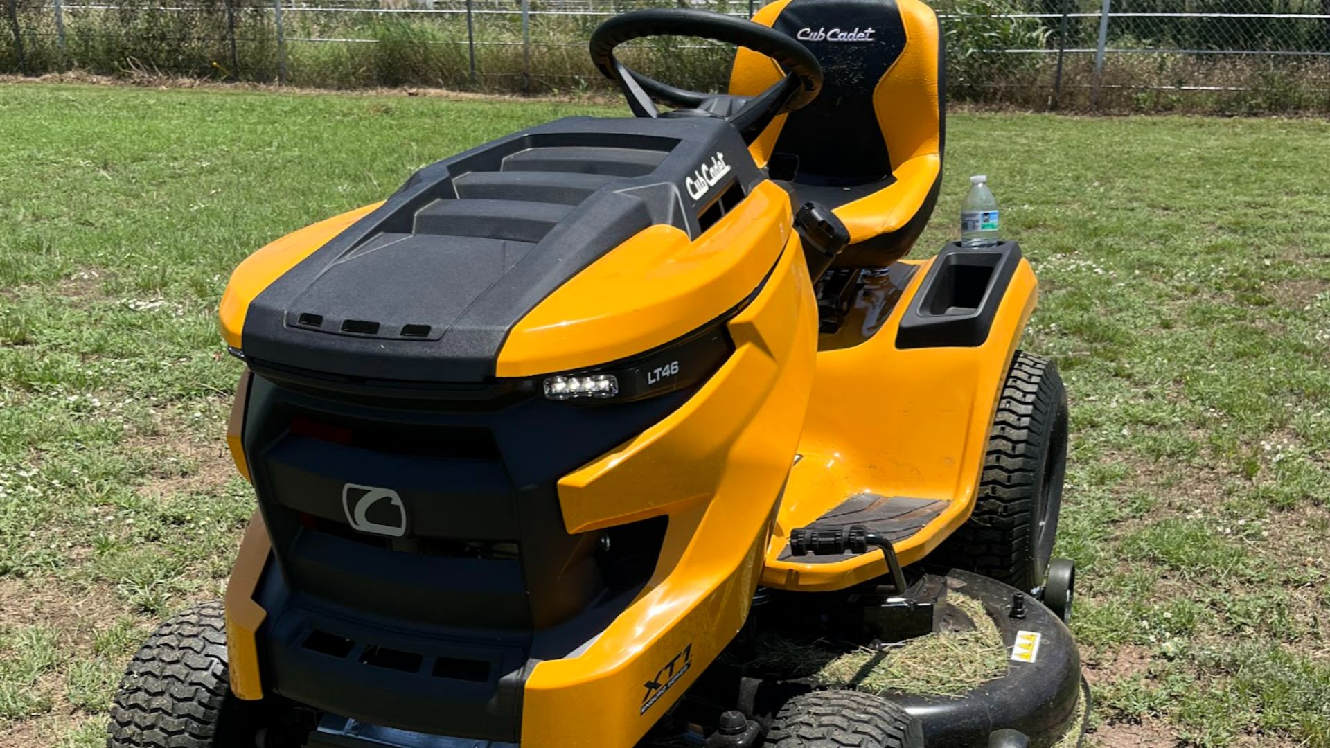 File:2025 Cub Cadet XT1 Enduro LT46.jpg