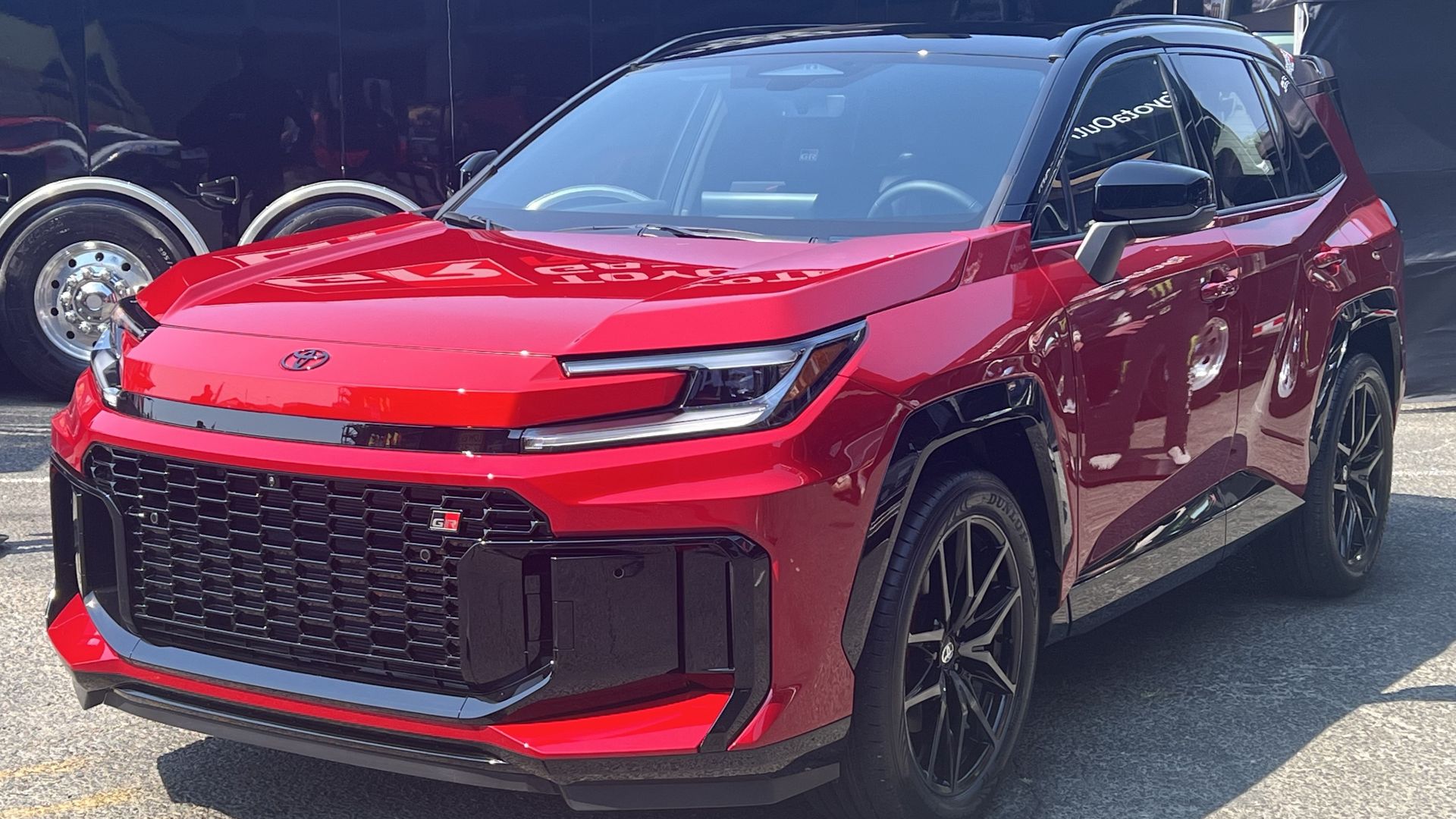 File:Toyota RAV4 Hybrid Sonoma 2025.jpg