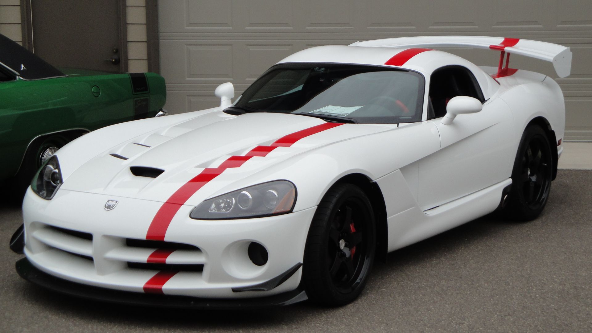 File:09 Dodge Viper ACR (6171457570).jpg