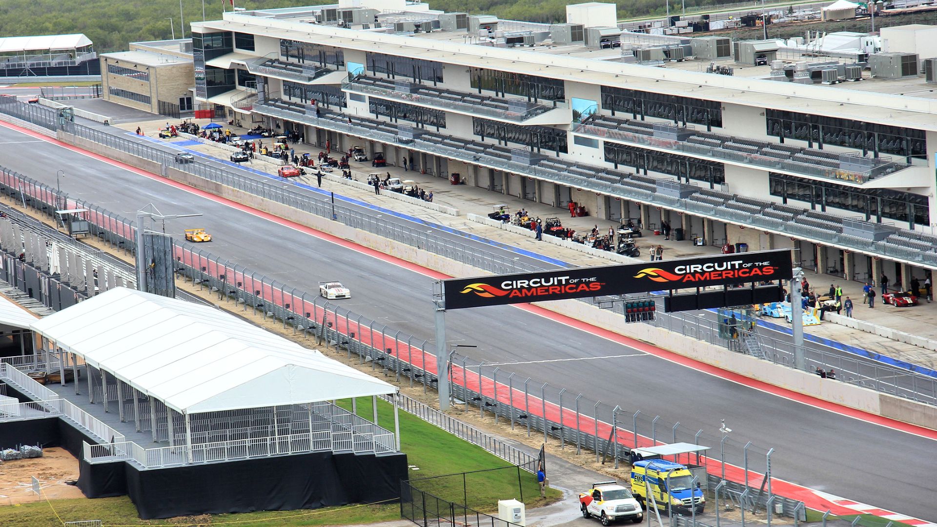 File:COTA pit and paddock 2013.jpg