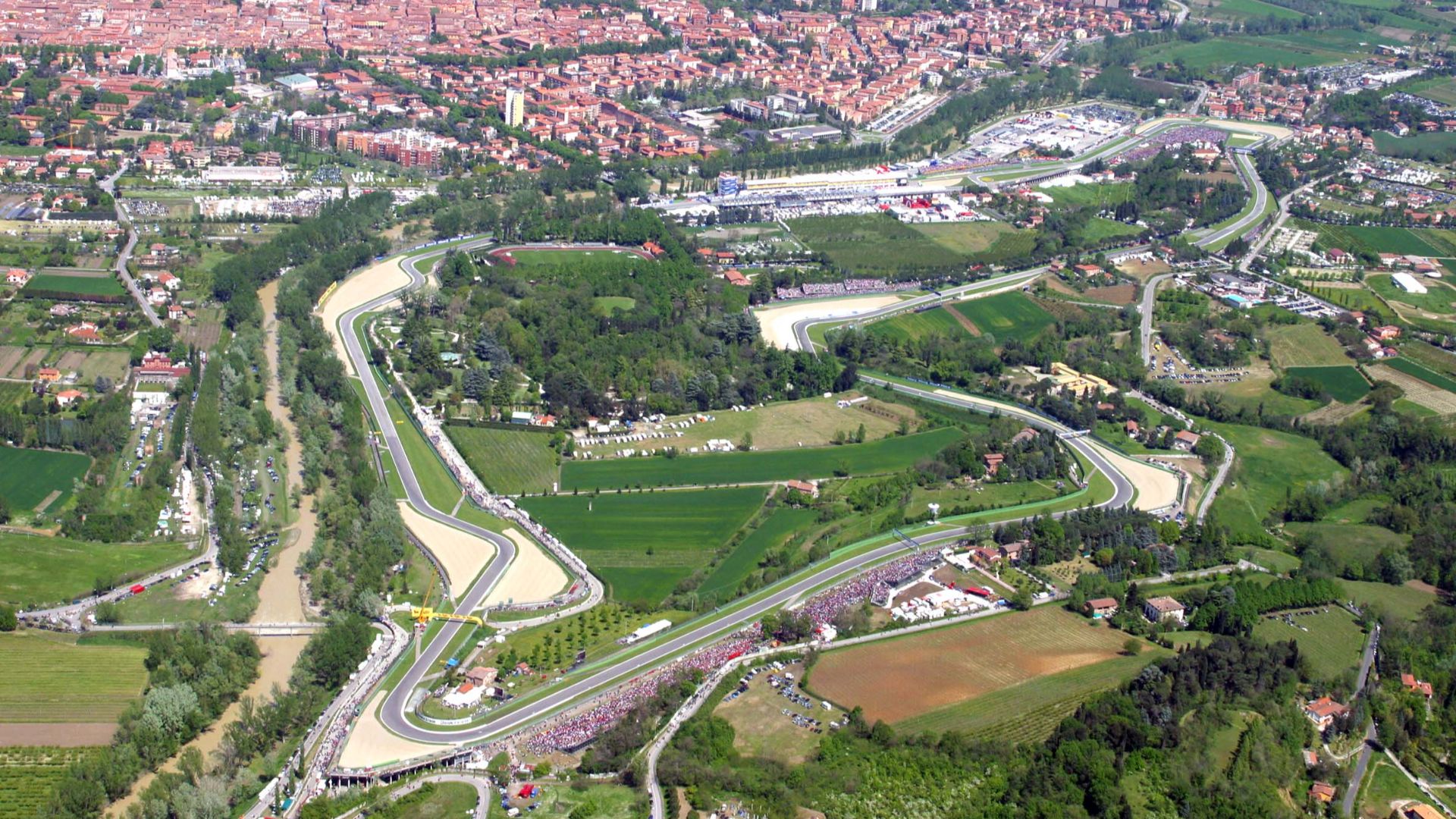 File:Autodromo aerea poster.jpg