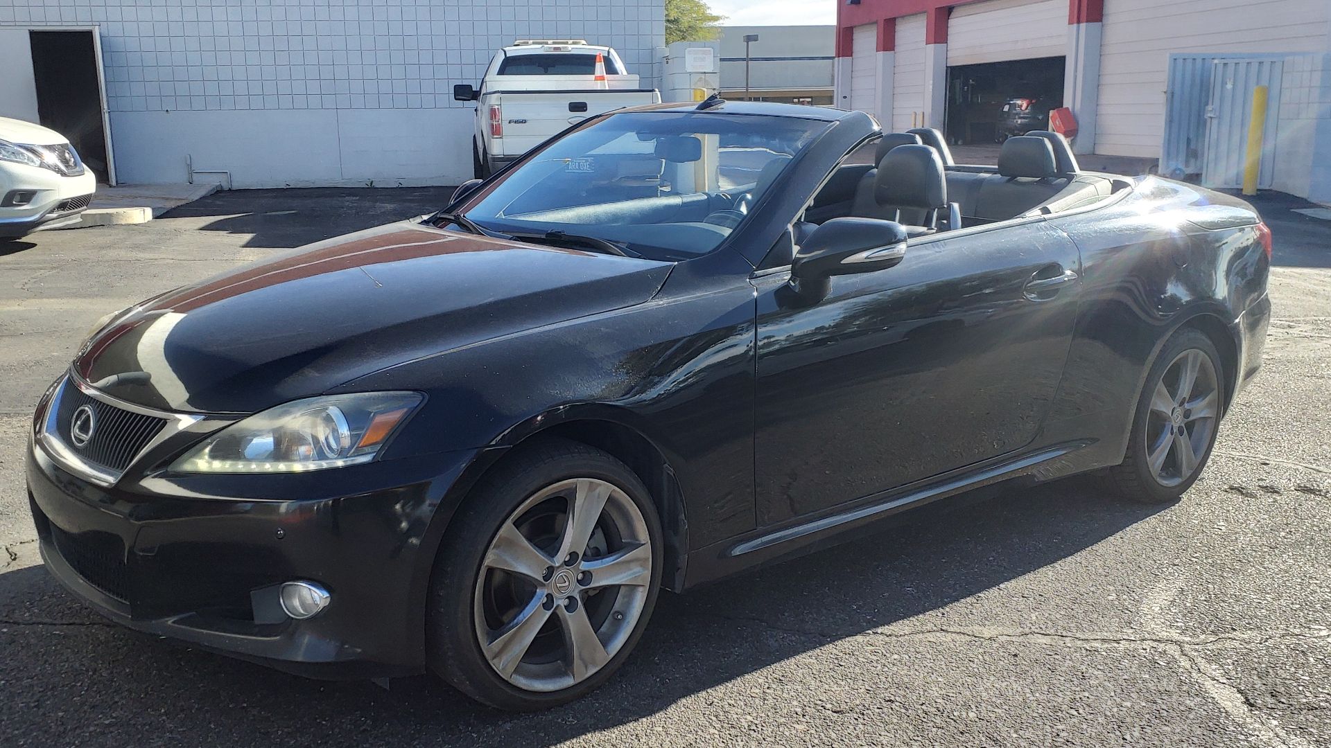 File:15 Lexus IS 250C Base.jpg