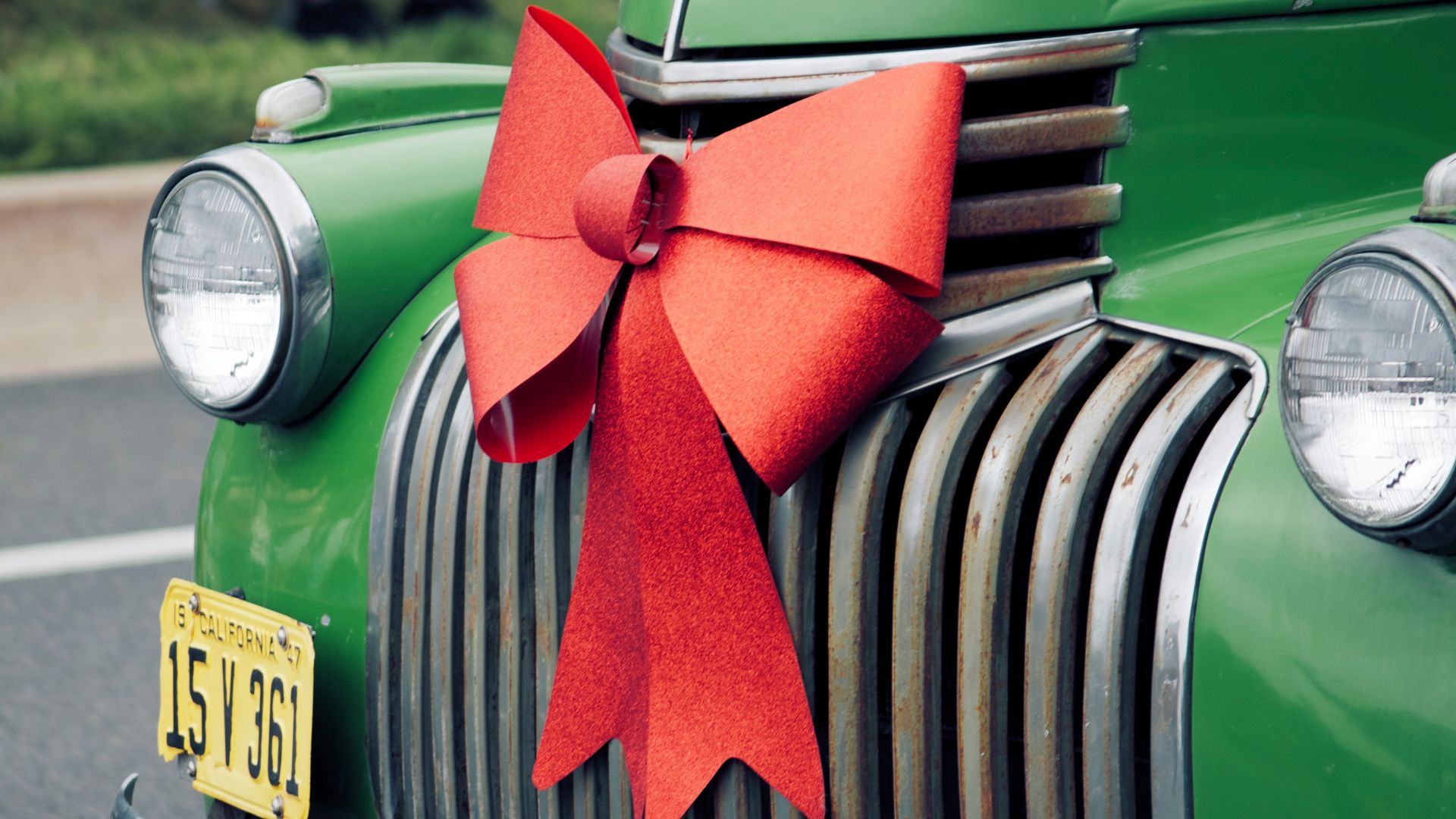 red ribbon on car hood