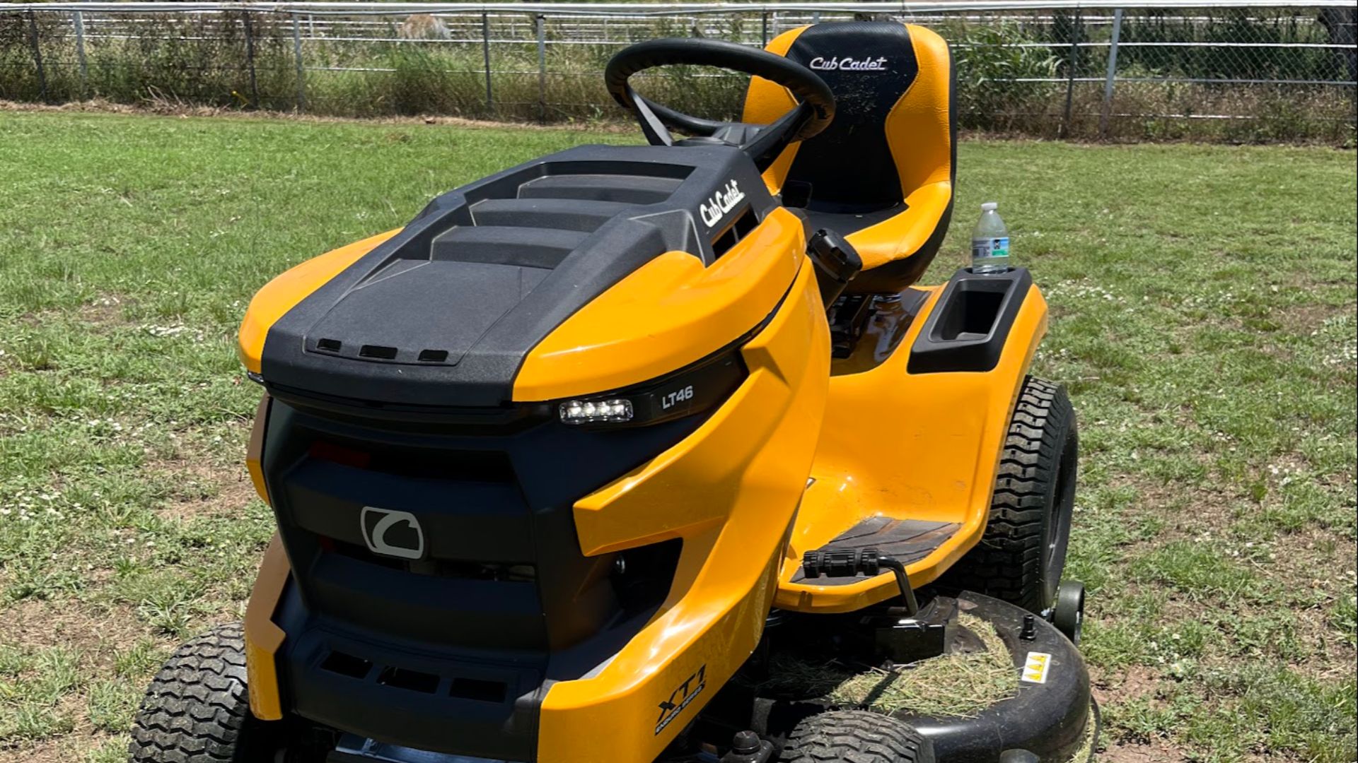 File:2025 Cub Cadet XT1 Enduro LT46.jpg