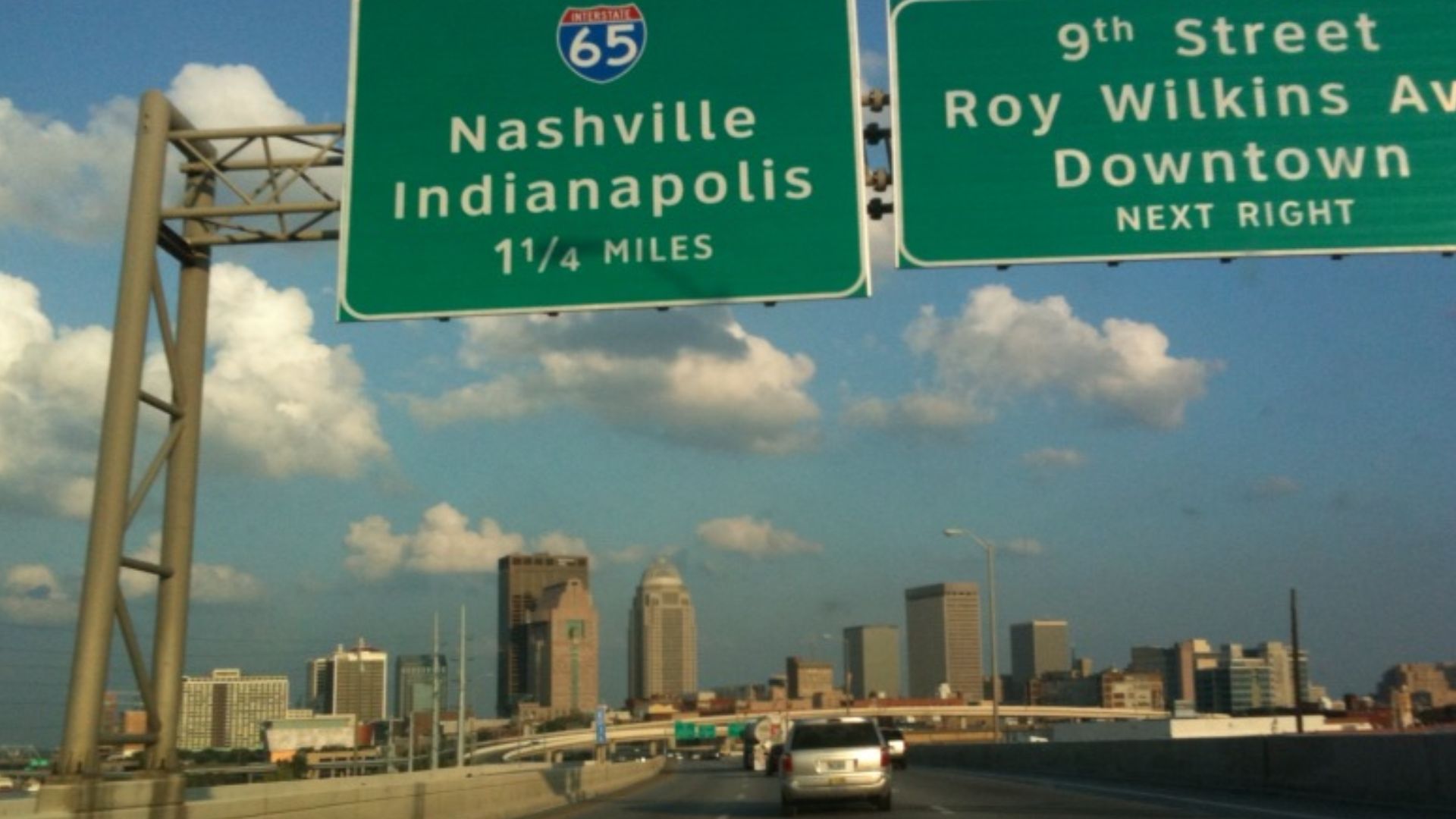 File:Driving into Louisville on 64 west.jpg