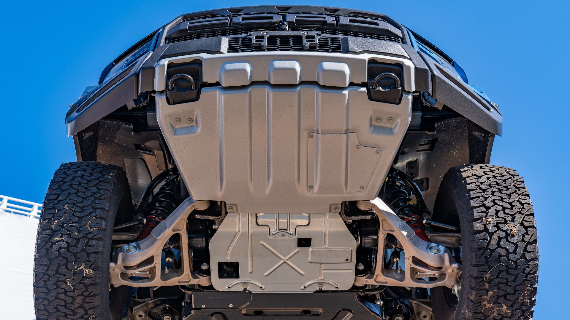 File:Ford F-150 Raptor Pickup Truck Underside Skid Plate (48661117252).jpg